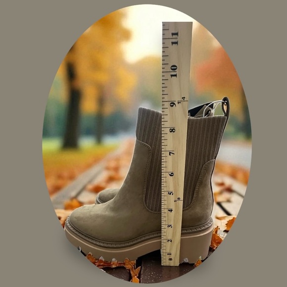 Universal Thread Super Chunky Ankle Boots. Brown. Size: 8.5 - Picture 8 of 13